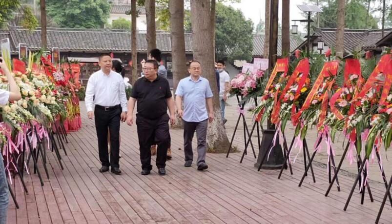 尊龙集团官网集团辅导出席战旗禧宴酒楼开业典礼