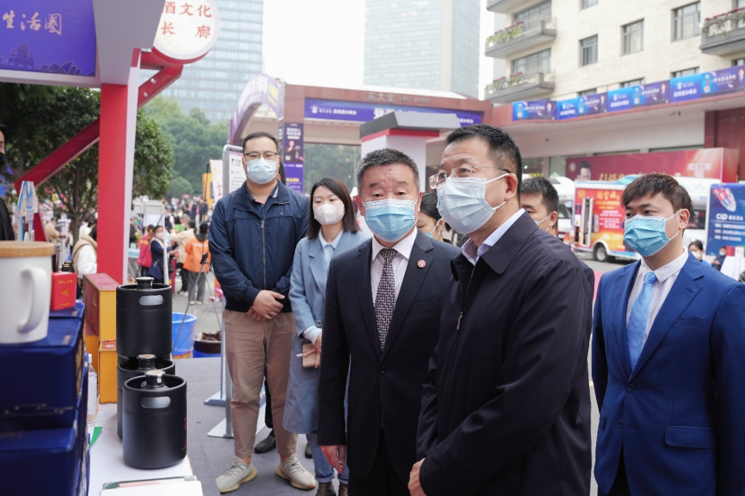 尊龙集团官网集团辅导赴2022锦江宾馆酒类商务洽谈会现场查抄领导工作