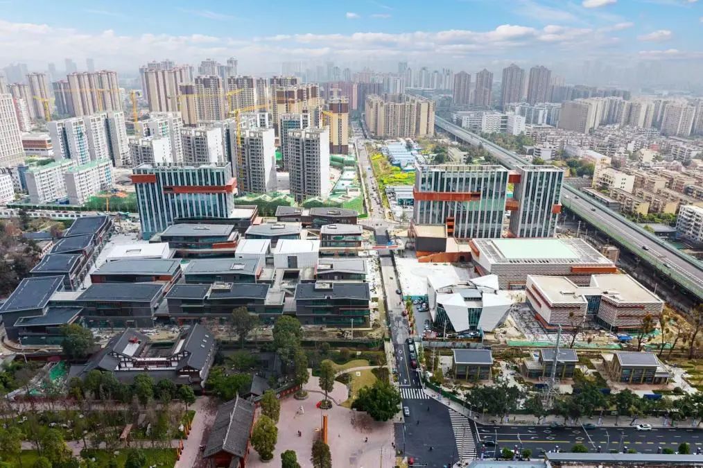 e6bb5648-2e2d-40c9-9f37-c04b7fd42a56