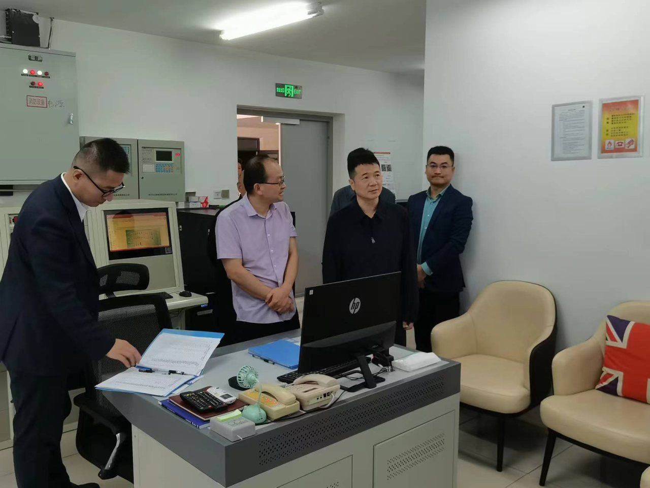 b6ab940a-5413-4566-ab1d-03cb2214edd8