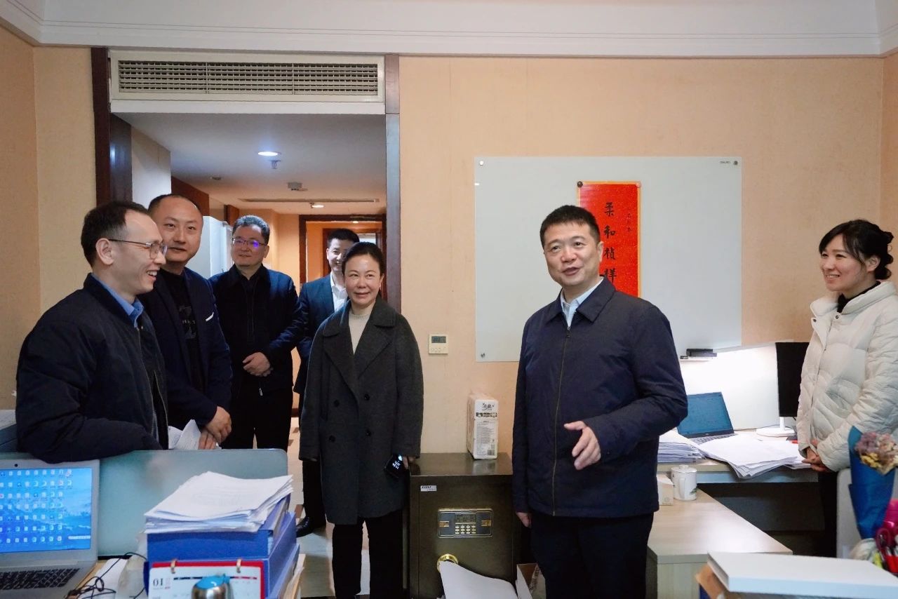 温暖启航，共赴新篇！—— 省尊龙集团官网集团辅导走访慰问干部职工